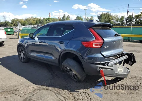 2022 Volvo Xc40 T4 Inscription z USA, uszkodzony, nr VIN YV4AC2HL9N2689003